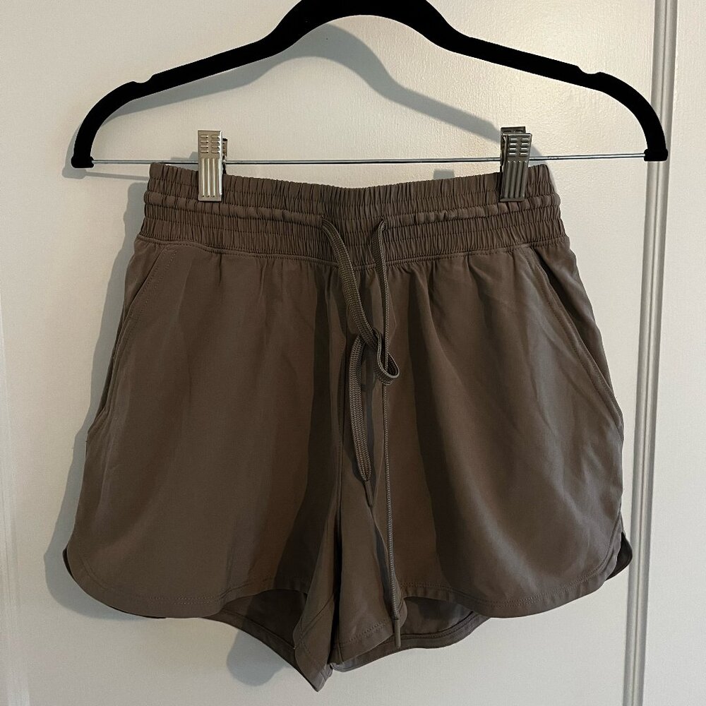 Abercrombie YPB High Rise Lined Workout Short in smokey purple
